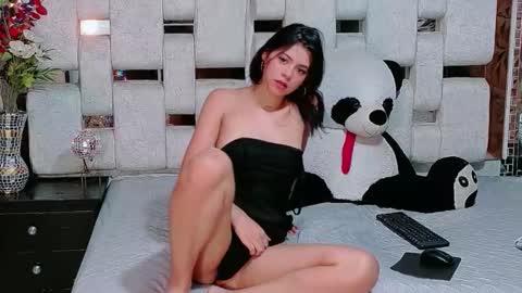 nataliatompsonx1 online show from December 22, 2025, 9:01 pm