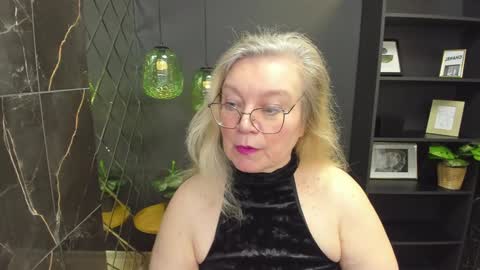Snapshot of natalicloud chatting on December 2, 2024, 1:13 pm NataliCloud online show from December 2, 2024, 1:13 pm