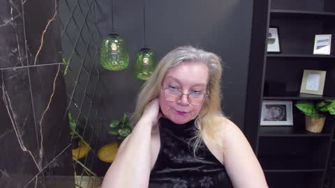 Snapshot of natalicloud chatting on December 6, 2024, 5:00 pm NataliCloud online show from December 6, 2024, 5:00 pm
