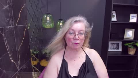 Snapshot of natalicloud chatting on December 11, 2024, 1:17 pm NataliCloud online show from December 11, 2024, 1:17 pm