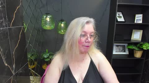 Snapshot of natalicloud chatting on December 28, 2024, 1:28 pm NataliCloud online show from December 28, 2024, 1:28 pm