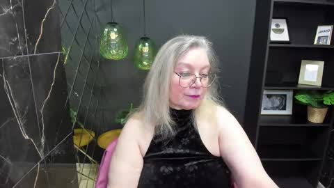 Snapshot of natalicloud chatting on March 3, 2025, 12:48 pm NataliCloud online show from March 3, 2025, 12:48 pm