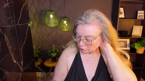 NataliCloud online show from April 17, 2026, 1:25 pm