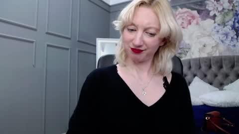 Snapshot of natalie_bitton chatting on December 23, 2024, 9:05 am Natalie online show from December 23, 2024, 9:05 am