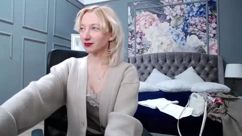 Snapshot of natalie_bitton chatting on December 25, 2024, 7:14 am Natalie online show from December 25, 2024, 7:14 am