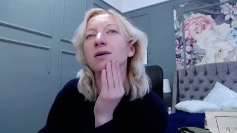 Snapshot of natalie_bitton chatting on January 6, 2025, 10:46 am Natalie online show from January 6, 2025, 10:46 am