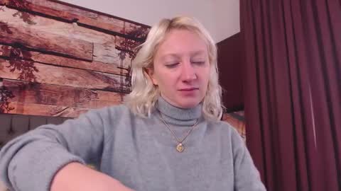 Snapshot of natalie_bitton chatting on November 16, 2025, 12:44 pm Natalie online show from November 16, 2025, 12:44 pm