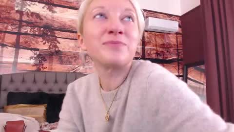 Natalie online show from November 24, 2025, 11:54 am