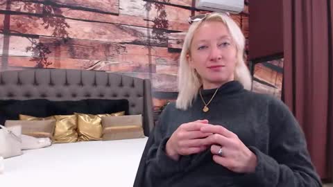 Natalie online show from December 2, 2025, 9:58 am