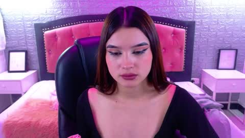 natalie  online show from October 9, 2025, 3:15 am