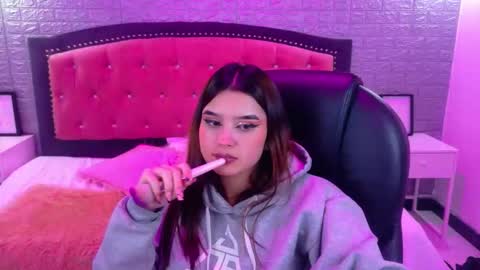 natalie  online show from October 14, 2025, 7:53 am