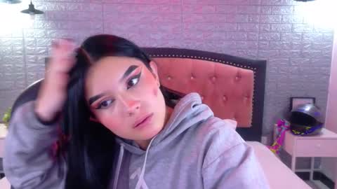 natalie  online show from January 14, 2026, 3:23 am