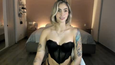 anatalybee online show from May 19, 2026, 1:56 am