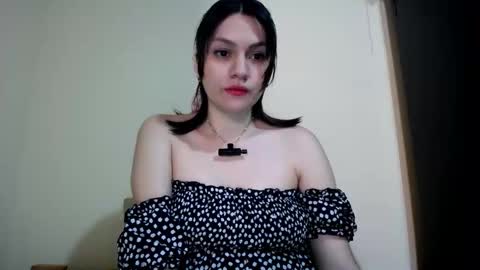 Snapshot of nataly__portman__ chatting on October 1, 2025, 5:52 pm Nataly online show from October 1, 2025, 5:52 pm