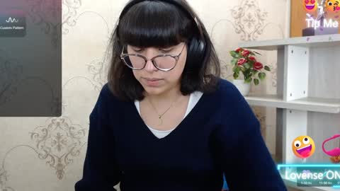 N A T A L Y online show from December 21, 2024, 4:14 pm
