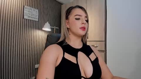 Snapshot of nataly_lblanck chatting on October 8, 2025, 11:41 am nataly_lblanck online show from October 8, 2025, 11:41 am