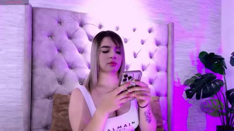 nataly_lblanck online show from October 16, 2025, 12:28 pm