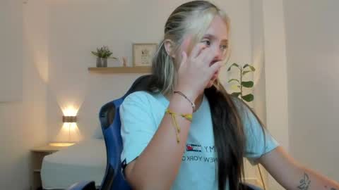 Snapshot of nataly_rodri chatting on April 24, 2026, 2:36 am Nataly online show from April 24, 2026, 2:36 am