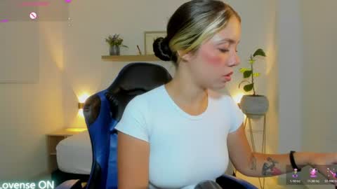 Snapshot of nataly_rodri chatting on July 21, 2026, 7:16 pm Nataly online show from July 21, 2026, 7:16 pm