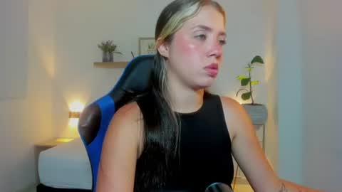 Snapshot of nataly_rodri chatting on July 22, 2026, 7:05 pm Nataly online show from July 22, 2026, 7:05 pm