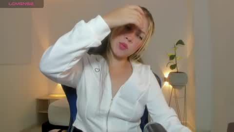 Snapshot of nataly_rodri chatting on July 28, 2026, 6:53 pm Nataly online show from July 28, 2026, 6:53 pm
