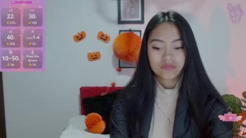 Nataly Escobar online show from October 6, 2025, 12:35 pm