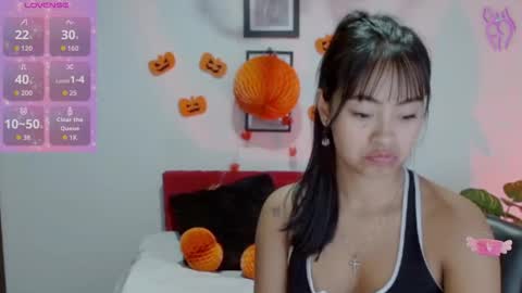 Nataly Escobar online show from October 20, 2025, 12:38 pm