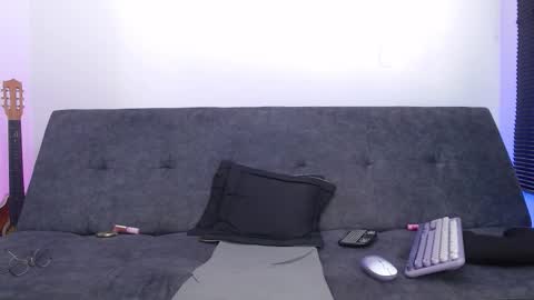   online show from September 28, 2025, 2:22 pm