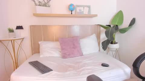 Snapshot of natasha_420 chatting on January 5, 2025, 8:22 am N A T A S H A online show from January 5, 2025, 8:22 am