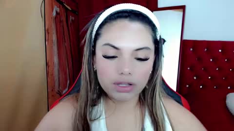 natasha__magics online show from November 29, 2025, 3:42 am