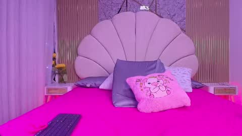 Snapshot of natasha_luna_ chatting on May 6, 2026, 7:19 pm Natasha online show from May 6, 2026, 7:19 pm