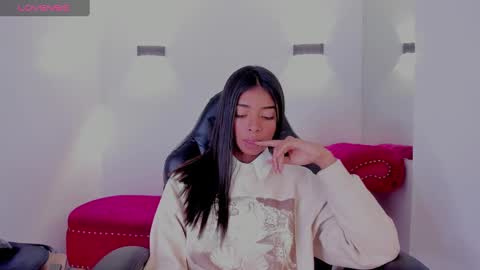 Snapshot of natasha_smith_ws chatting on February 14, 2025, 11:42 pm Natasha online show from February 14, 2025, 11:42 pm
