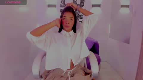 Snapshot of natasha_smith_ws chatting on February 21, 2025, 8:05 pm Natasha online show from February 21, 2025, 8:05 pm
