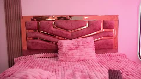 Snapshot of natasha_vesperx chatting on October 25, 2025, 1:40 pm Natasha Vesper online show from October 25, 2025, 1:40 pm