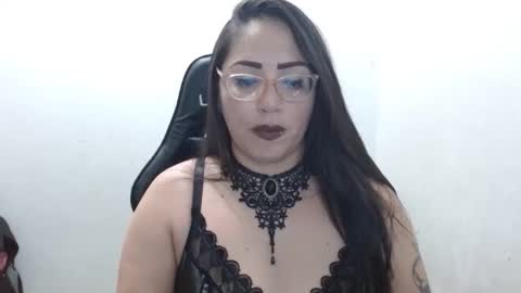 Natasha Smithe  online show from November 11, 2025, 1:27 am