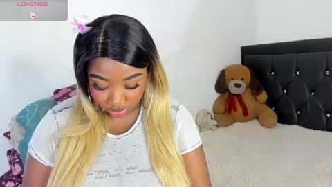 Snapshot of natassha_brown chatting on January 23, 2025, 12:35 am Natassha online show from January 23, 2025, 12:35 am