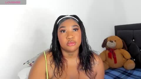 Snapshot of natassha_brown chatting on March 5, 2025, 12:05 am Natassha online show from March 5, 2025, 12:05 am