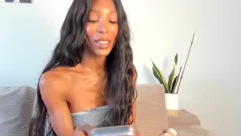 Snapshot of natassiadreamsxxx chatting on February 19, 2026, 6:48 pm Natassia Dreams online show from February 19, 2026, 6:48 pm