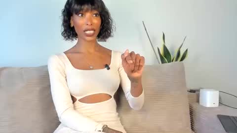 Snapshot of natassiadreamsxxx chatting on February 26, 2026, 12:42 am Natassia Dreams online show from February 26, 2026, 12:42 am