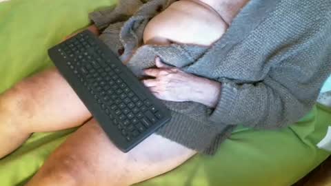 nate1x online show from December 12, 2024, 1:43 am