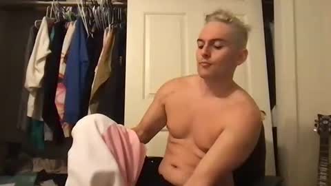 natetheexplorer online show from November 1, 2025, 5:42 am