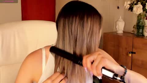 nathaly sky online show from January 15, 2025, 10:49 am