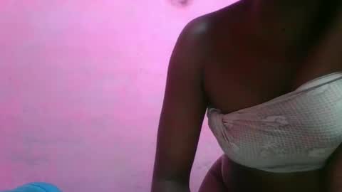 nathalia069 online show from February 23, 2026, 7:44 pm