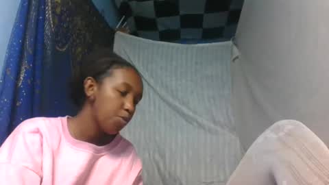nathalia069 online show from June 17, 2026, 1:34 pm