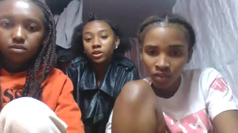 nathalia069 online show from August 3, 2026, 9:37 am