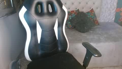 nathaliasweet_1_ online show from November 19, 2025, 2:39 pm