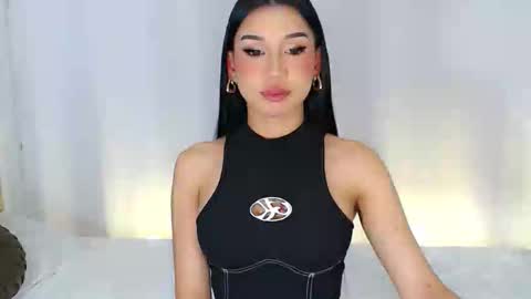 Snapshot of nathalie_hadid chatting on October 17, 2025, 7:33 am please follow me guyss online show from October 17, 2025, 7:33 am