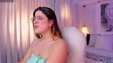 NATHALIE online show from April 1, 2026, 1:41 pm