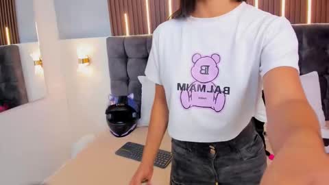 ... Nathaly ... online show from November 1, 2025, 2:13 am