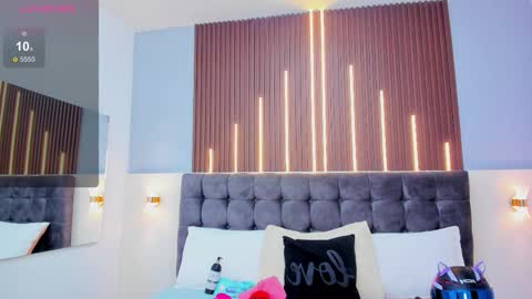 ... Nathaly ... online show from November 6, 2025, 2:45 am